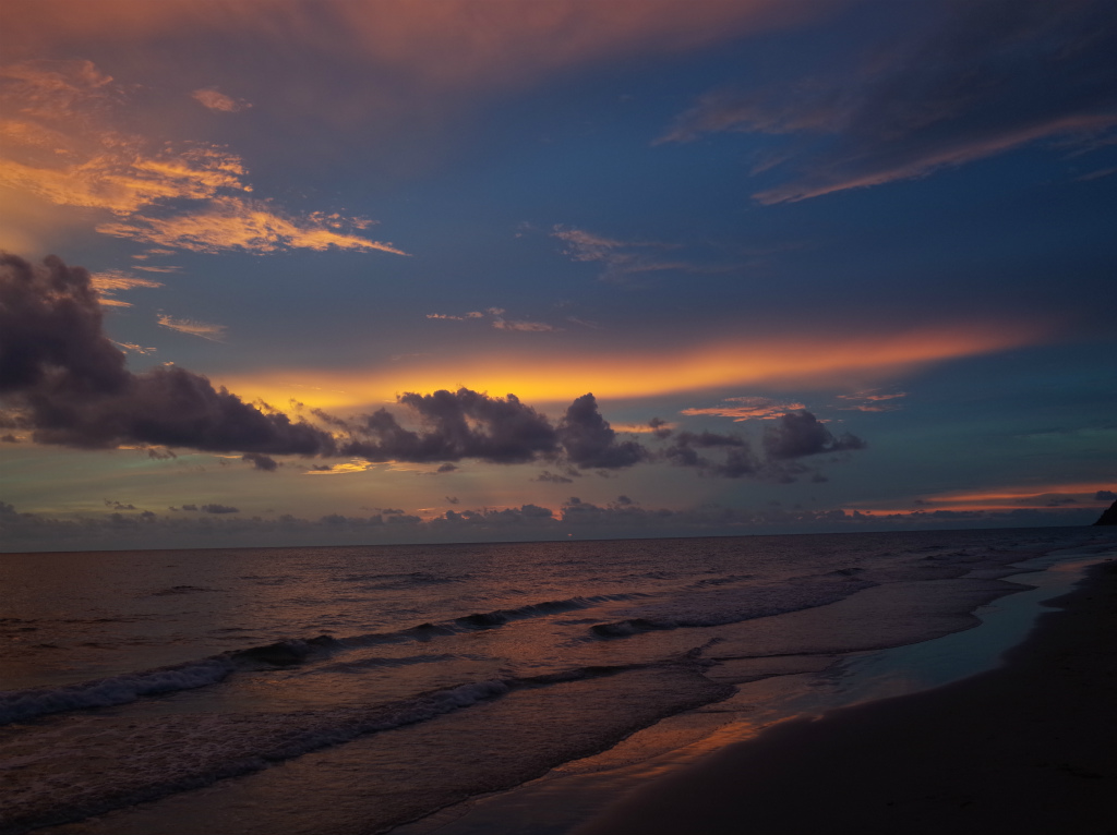 GRで撮影したサイカオビーチのマジックアワー