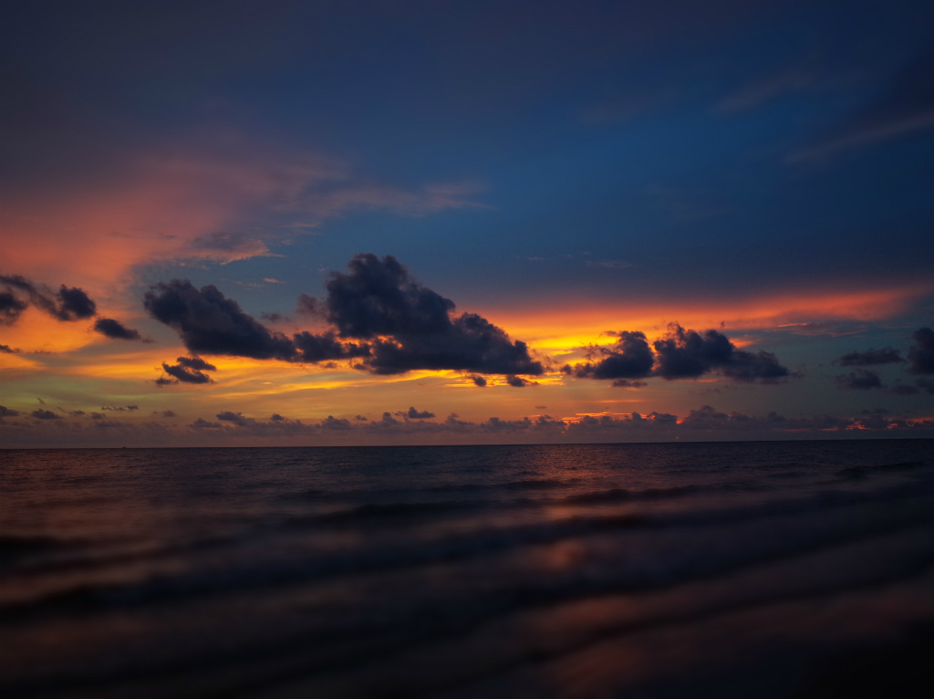 GRで撮影したサイカオビーチのマジックアワー