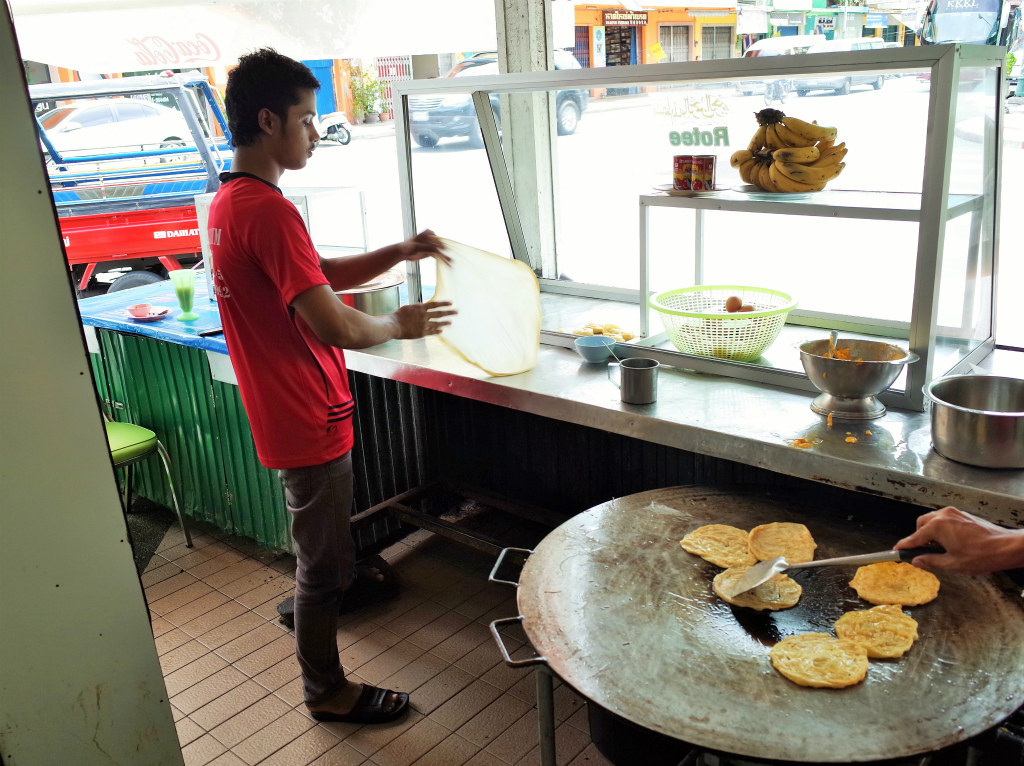 向こうが透けて見えるロティの生地