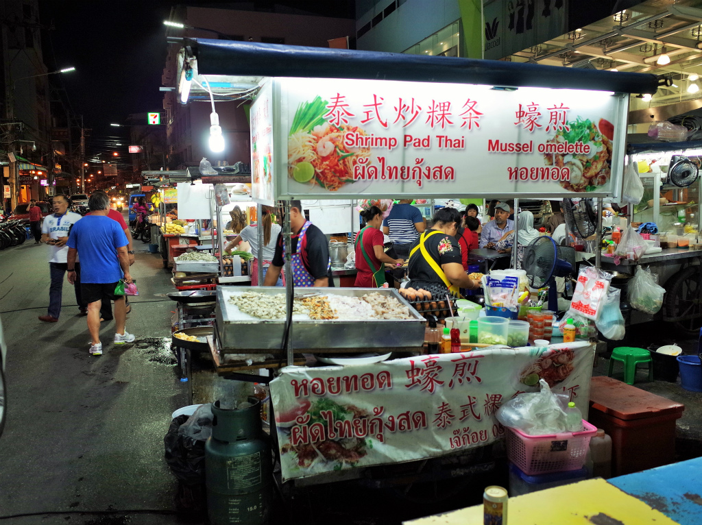 ハジャイの牡蠣オムレツ屋台