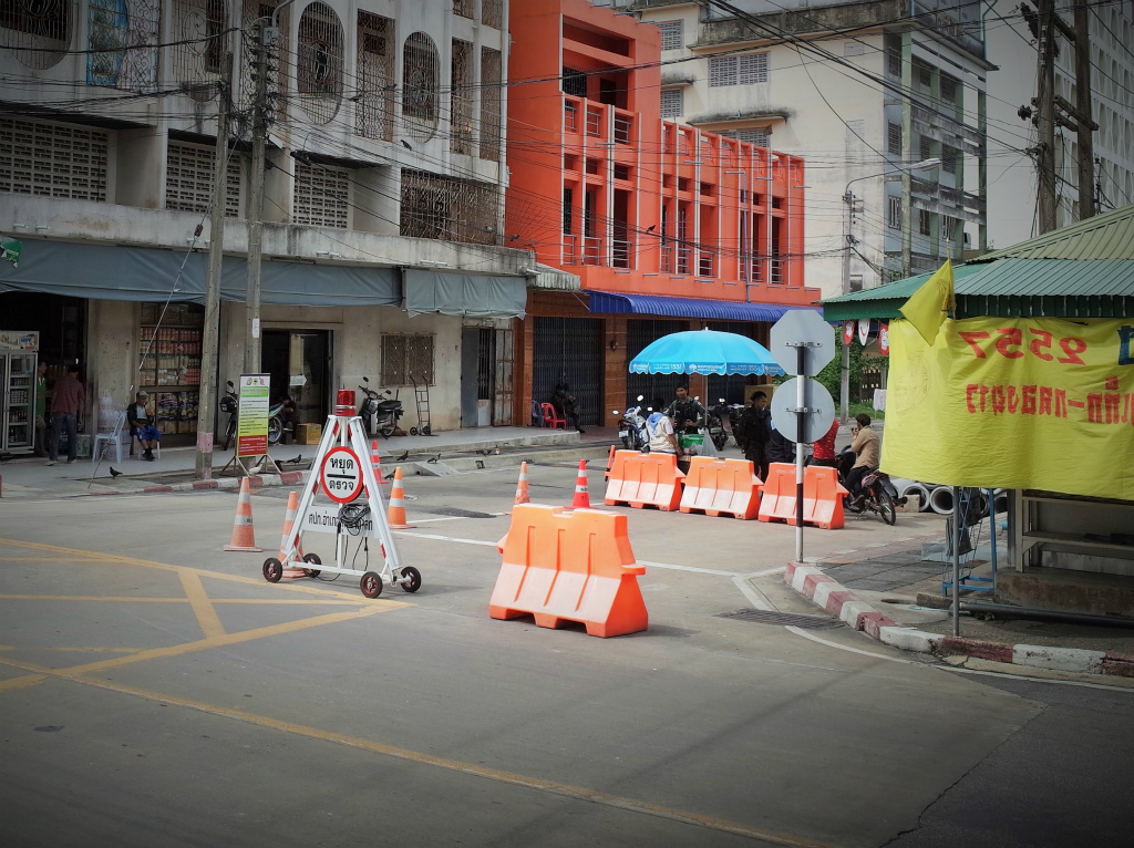 スンガイコロク街中の検問所
