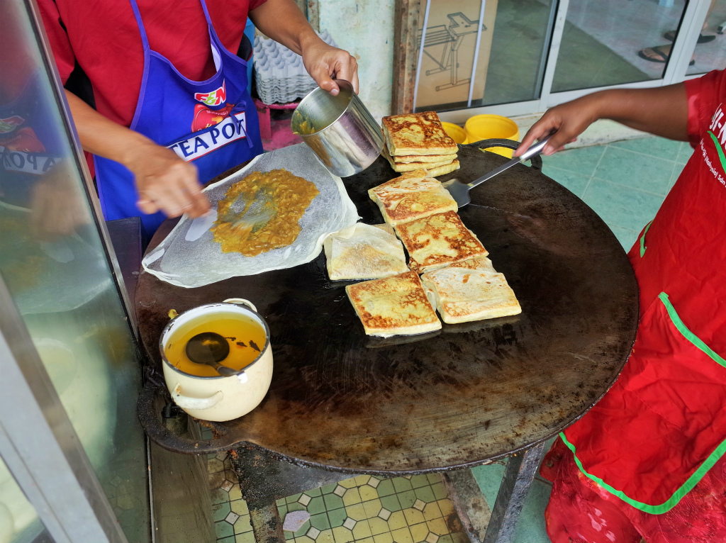 ロティ・バワン（玉葱ソース入り）2RM