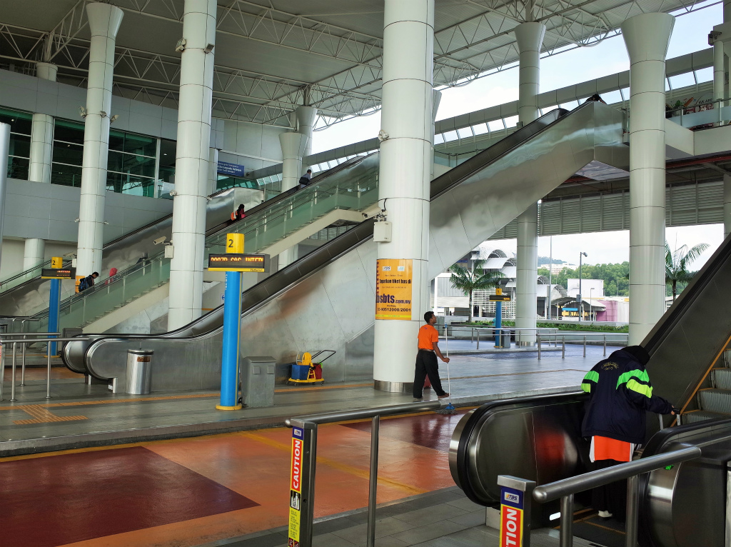 TBSバスステーション到着口