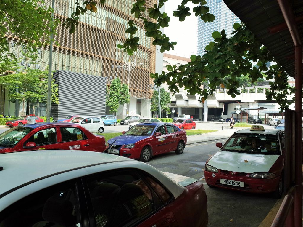 KLIA2行きバスの乗り場入口