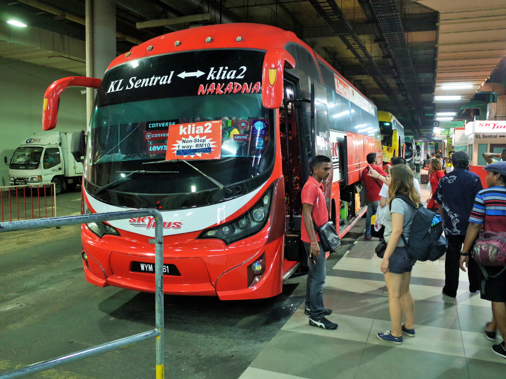 KLIA2行きのバス