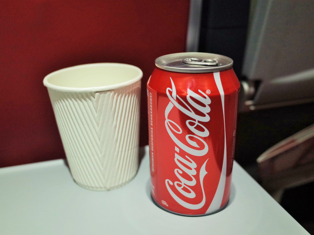 エアアジア機内のコカ・コーラ325mlで5MR