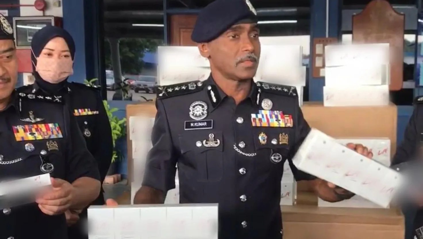 Mudah diganti, sukar dihenti: Bagaimana warga asing menyemarakkan rantaian rokok seludup
