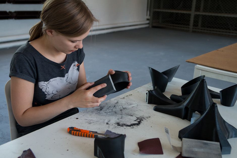 A Guide to Post-Processing Tools in 3D Printing Services