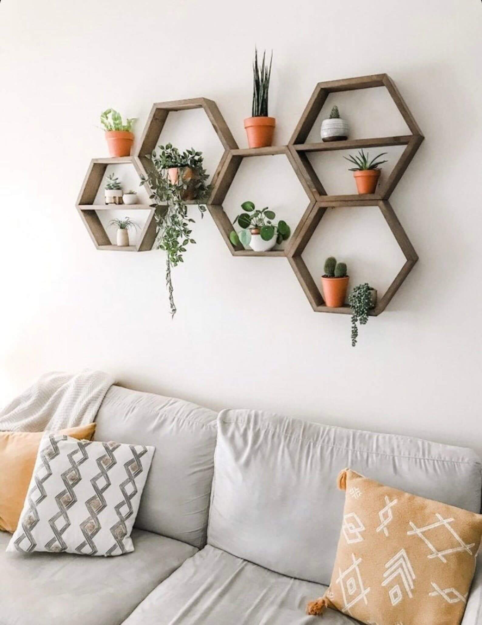 25 shelf decor ideas for wall shelves & book shelves (that look amazing!)