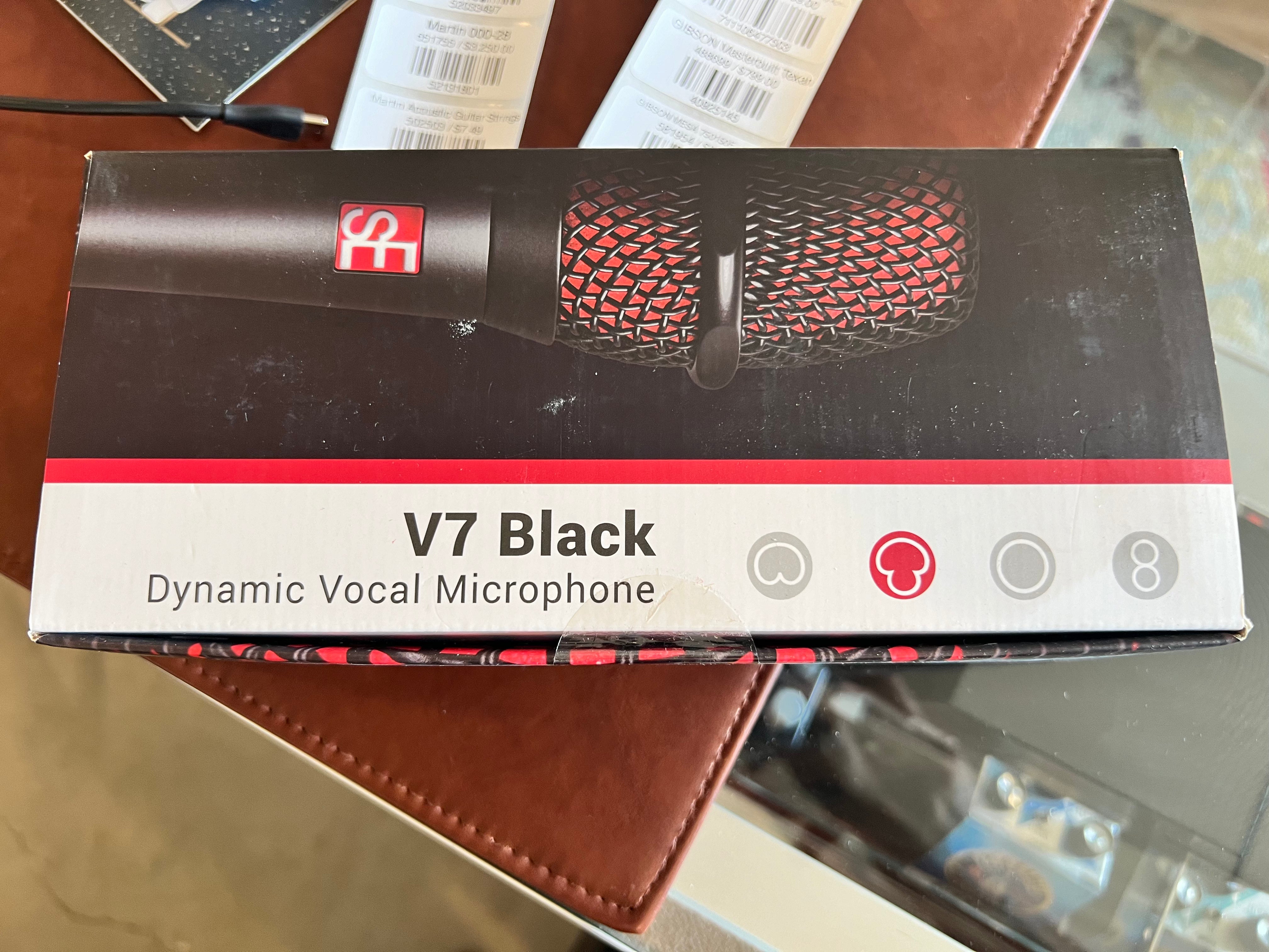 Se V7 Black Dynamic Vocal Microphone Malibu Music