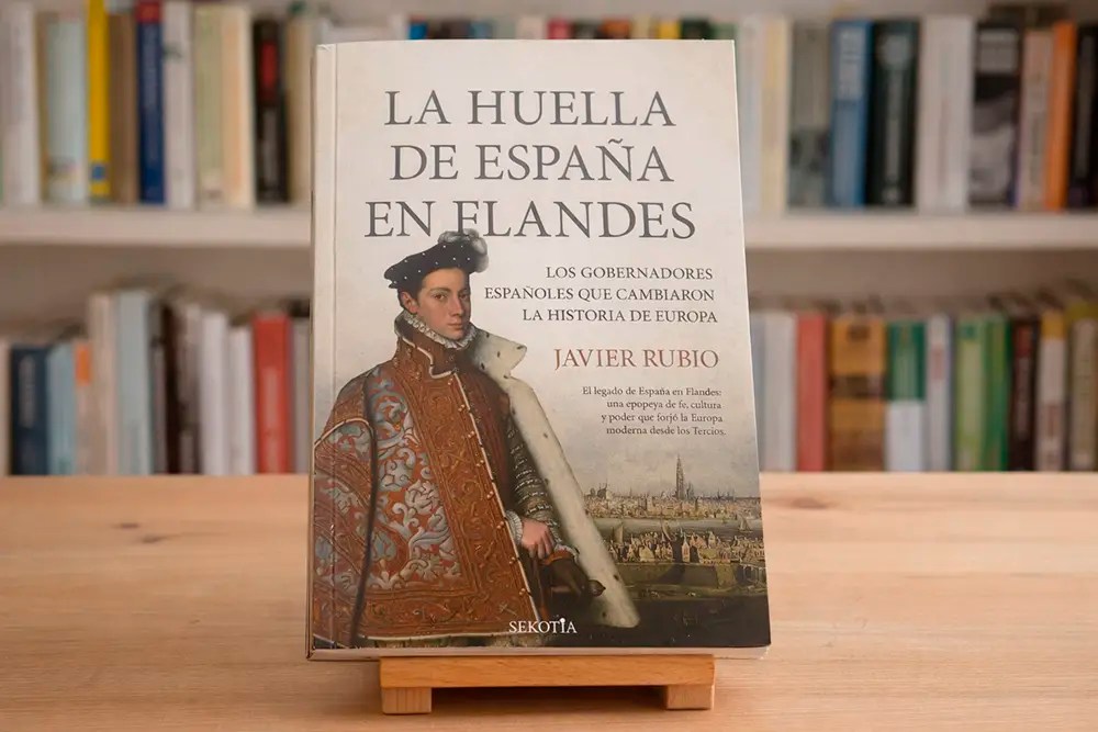 El periodista mallorquín Javier Rubio presenta en Bruselas su primera novela