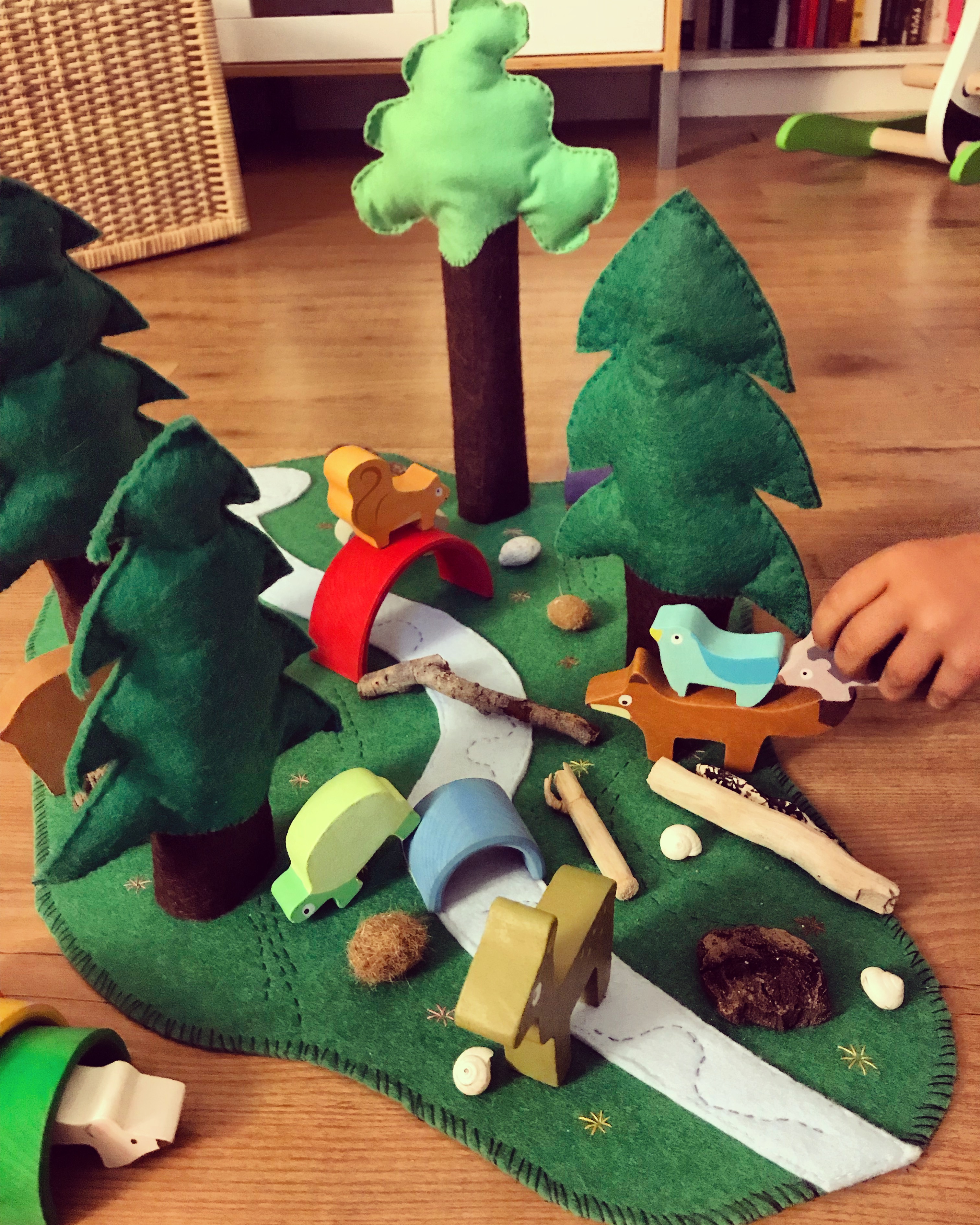 giochi, ecologici, ecologia, sostenibili, legno, waldorf, montessori, cameretta, giocattoli, bambini, vegan, usato, riciclo, famiglia, mama rainbow, ecofriendly, no plastic