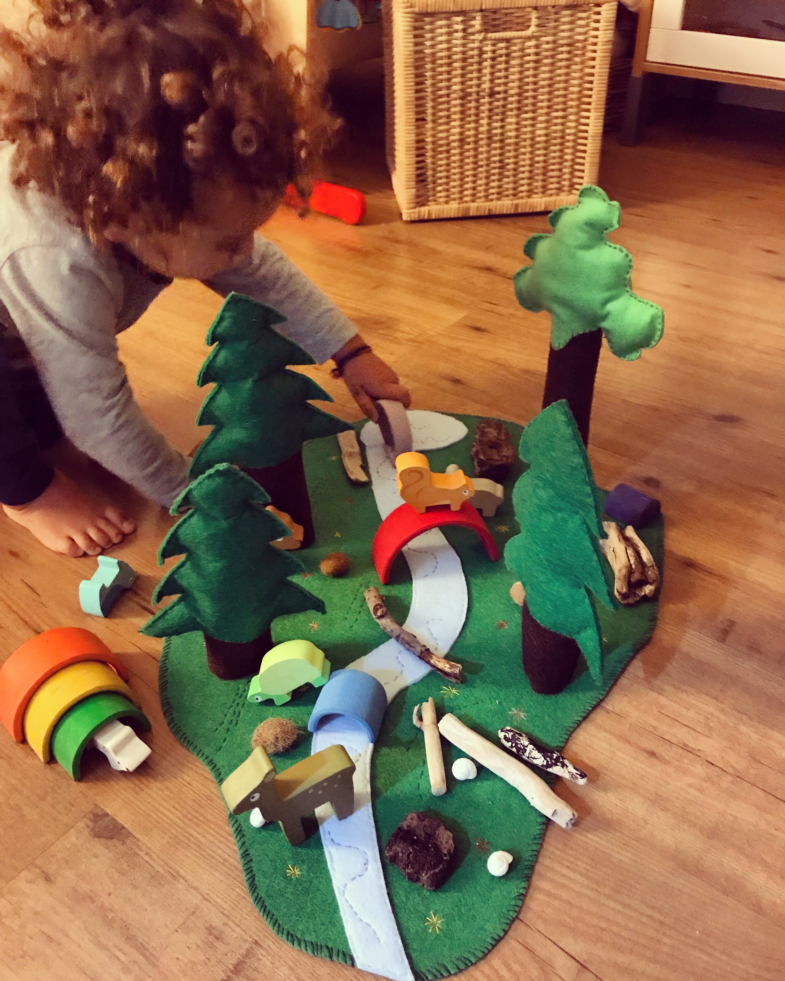 giochi, ecologici, ecologia, sostenibili, legno, waldorf, montessori, cameretta, giocattoli, bambini, vegan, usato, riciclo, famiglia, mama rainbow, ecofriendly, no plastic