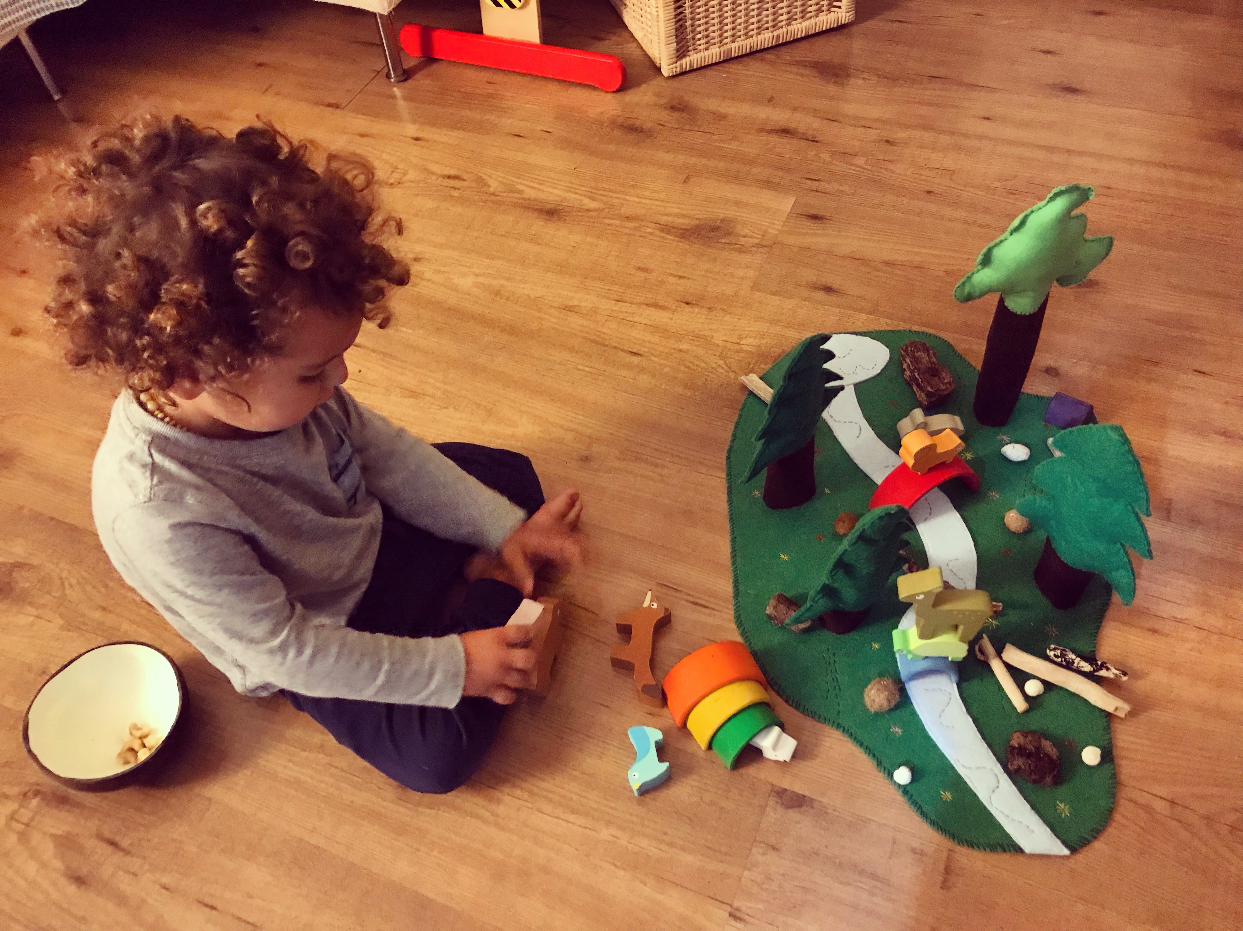 giochi, ecologici, ecologia, sostenibili, legno, waldorf, montessori, cameretta, giocattoli, bambini, vegan, usato, riciclo, famiglia, mama rainbow, ecofriendly, no plastic