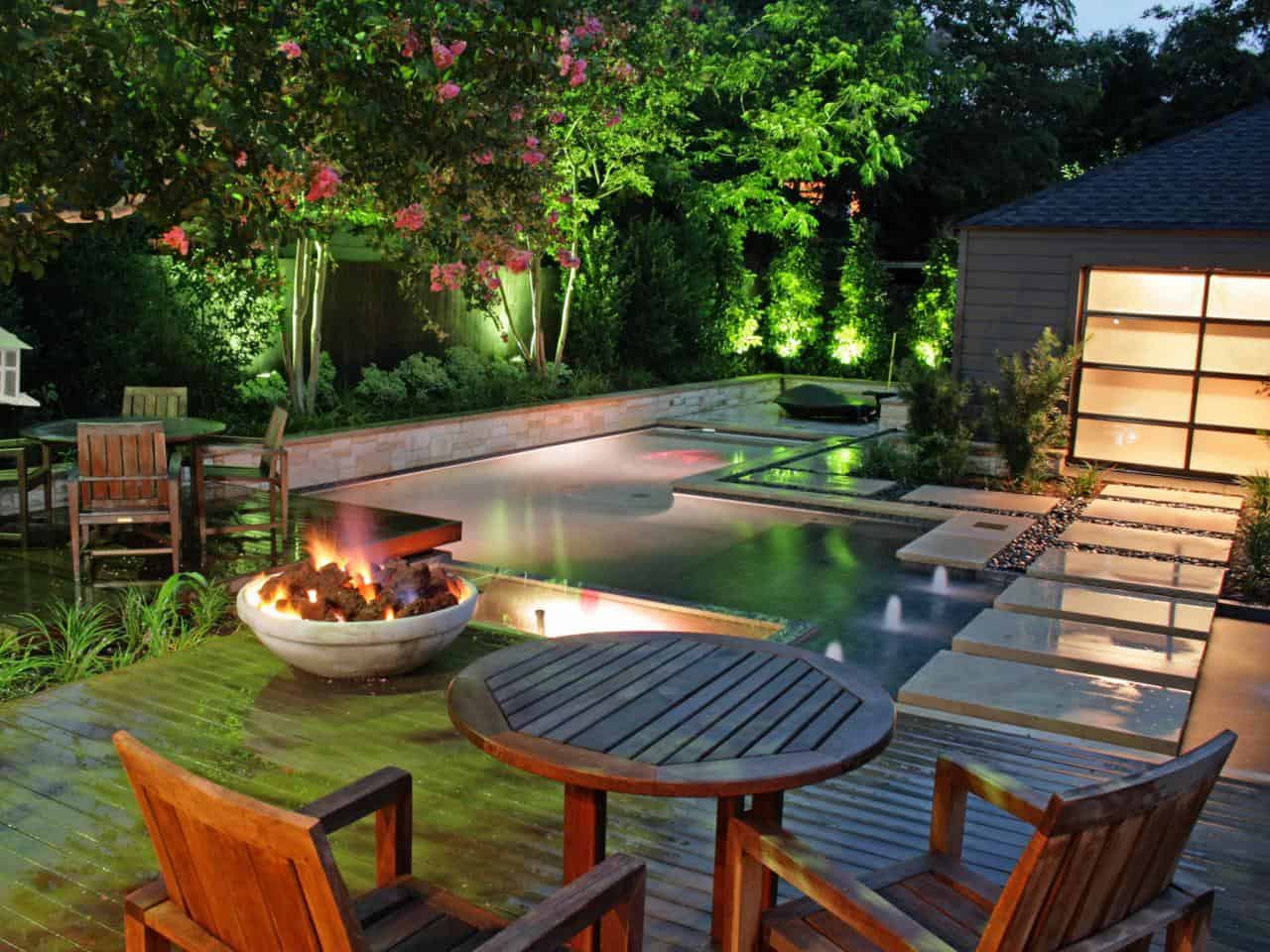 Turn your backyard into beautiful lounge place with these amazing