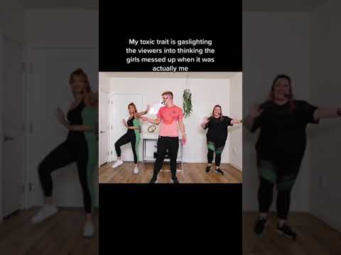 Gaslighting my backup dancers on livetream 😅