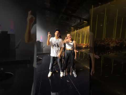 Everybody to the BODYJAM dance floor! #lesmillslive #BODYJAM