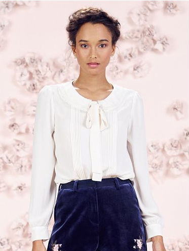 Blusa con lazo
