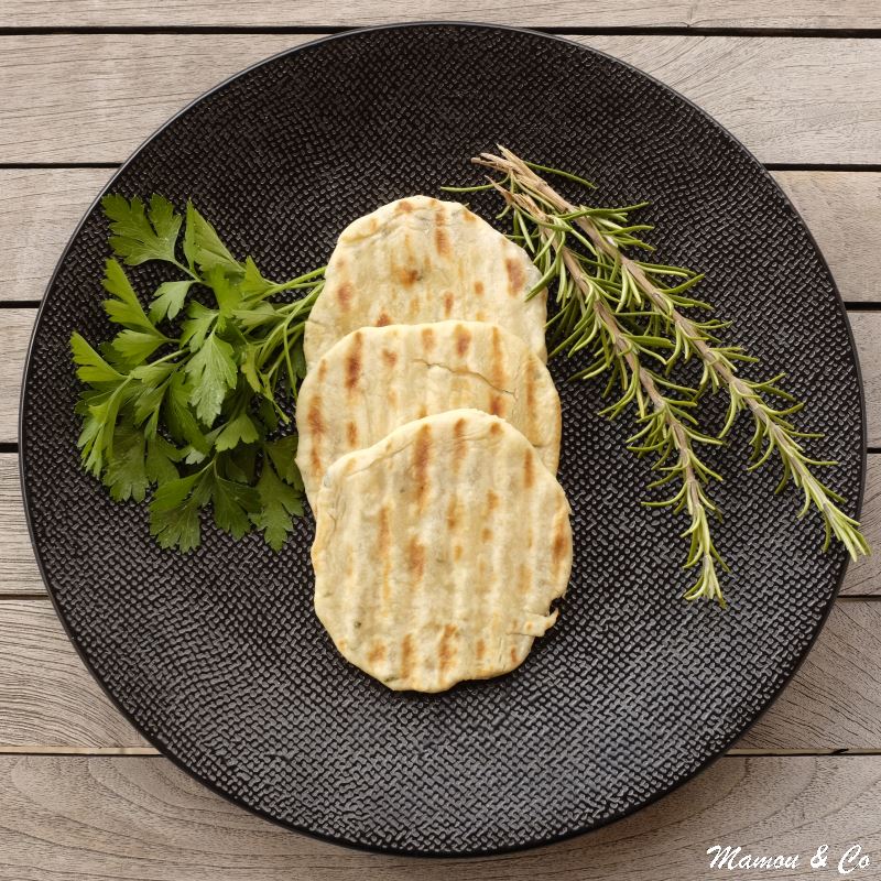 Petits pains plats aux fines herbes (flatbreads de Jamie Oliver)