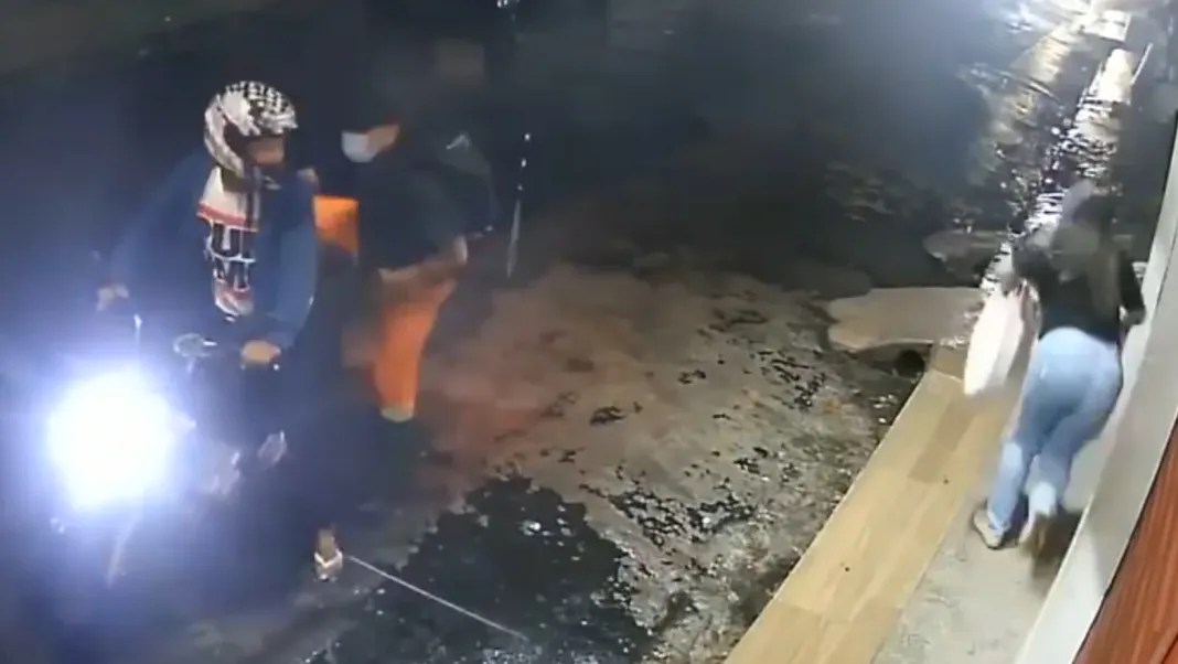 “FAZENDO A LIMPEZA” Bandido vestido de gari aproveita chuva para “tocar o terror” no bairro da Glória