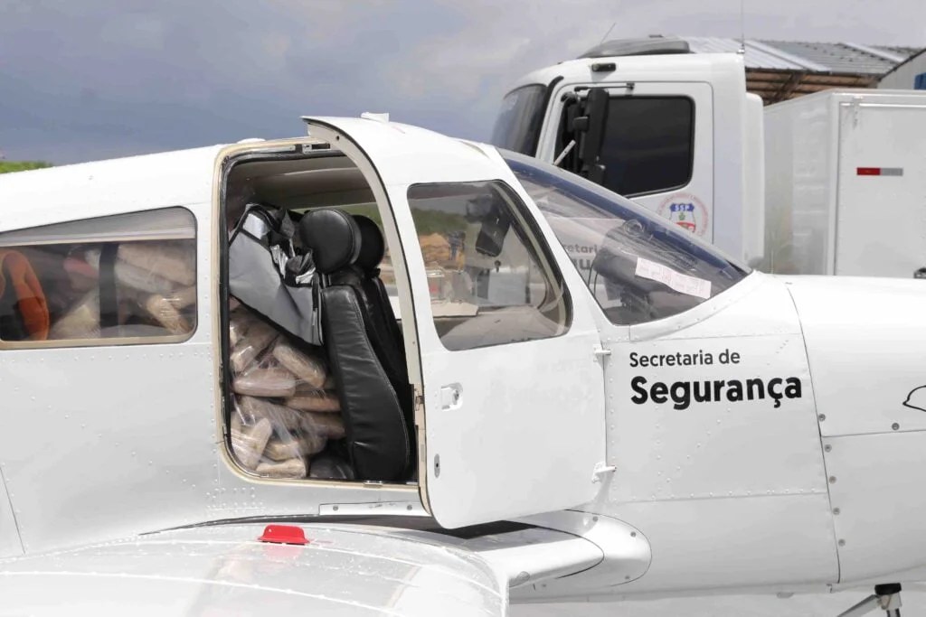 Aeronave da SSP-AM transporta mais de 2 toneladas de entorpecentes apreendidas no estado