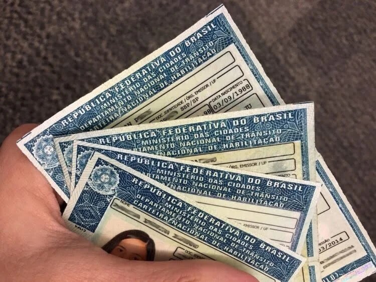 CNH: prazo para conduzir veículos com carta vencida volta a valer por 30 dias