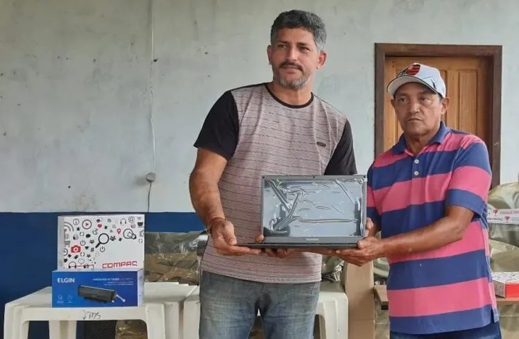 “EM HUMAITÁ” Emenda parlamentar do deputado João Luiz leva escola de informática na comunidade de Ipixuna 