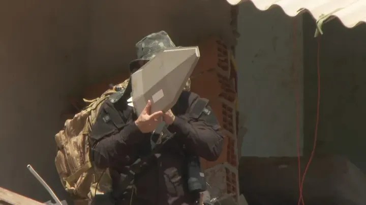 Rastreador de celulares ajuda a localizar soterrados no litoral de SP