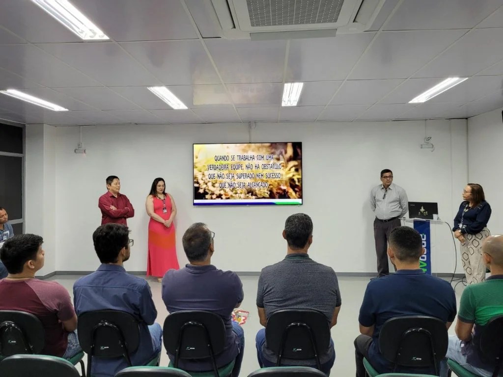 Aprovados em concurso público assumem cargos na Prodam em Manaus