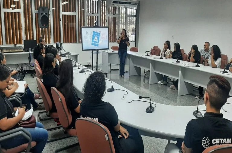 Alunos do Cetam fazem visita técnica para conhecer projeto ‘Suframa nas Escolas’