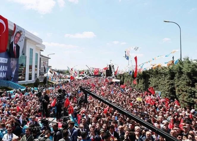 Eleitores turcos vão às urnas para eleger o presidente do país