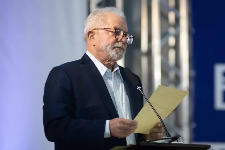 Lula sanciona reajuste de 9% para servidores federais e pensionistas