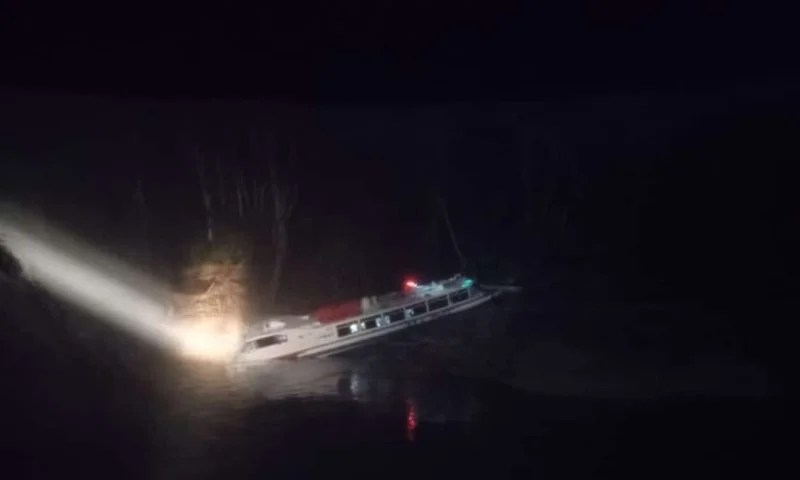 Invisibilidade de fumaça causa acidente com lancha no Amazonas