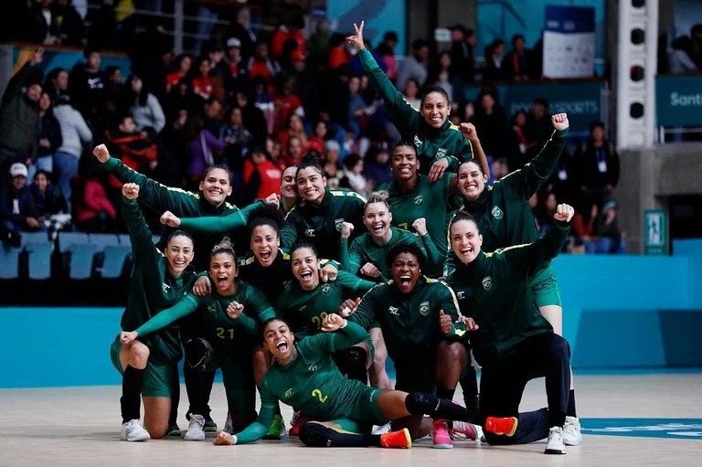 Brasil supera 100 medalhas e chega à terceira posição geral