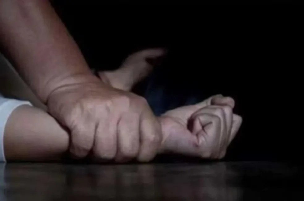 pastor transava com fiéis