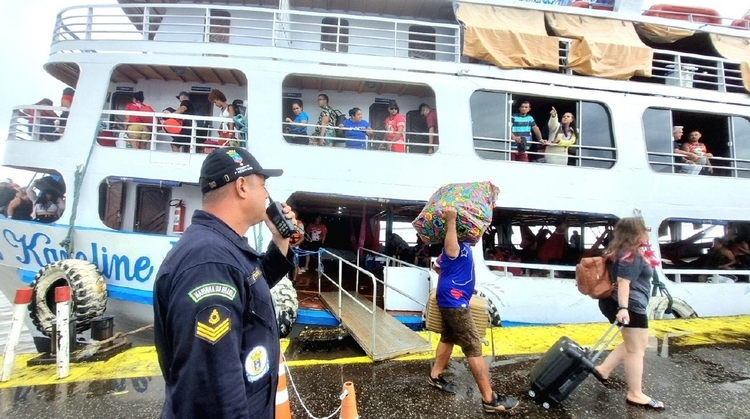 Marinha no Festival de Parintins