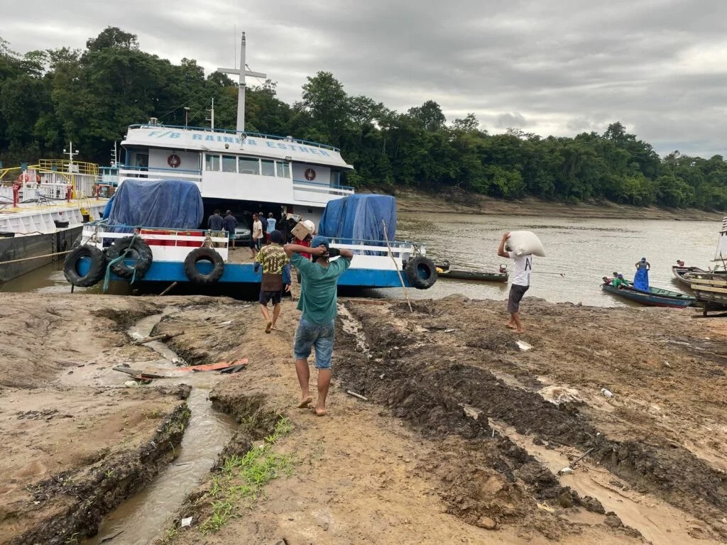 Uarini sofre com falta d’água