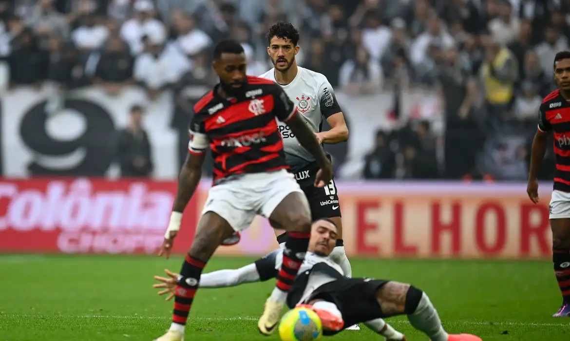 Supercopa entre Flamengo e Corinthians