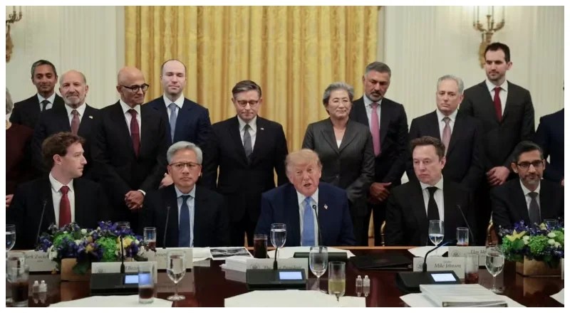 Trump reúne gigantes da tecnologia e defende que empresas controlem a própria IA
