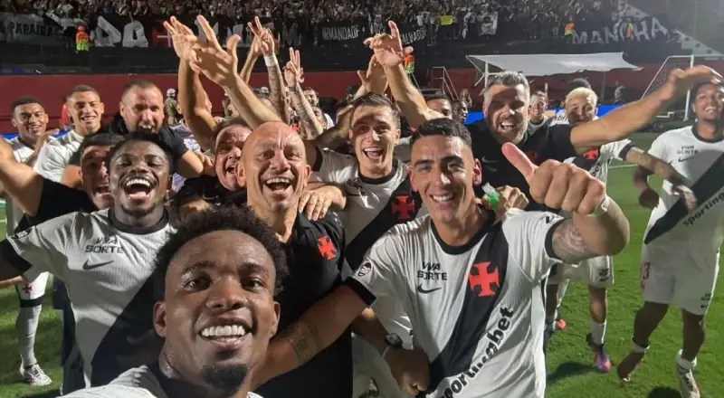 vasco vence cdb e avanca