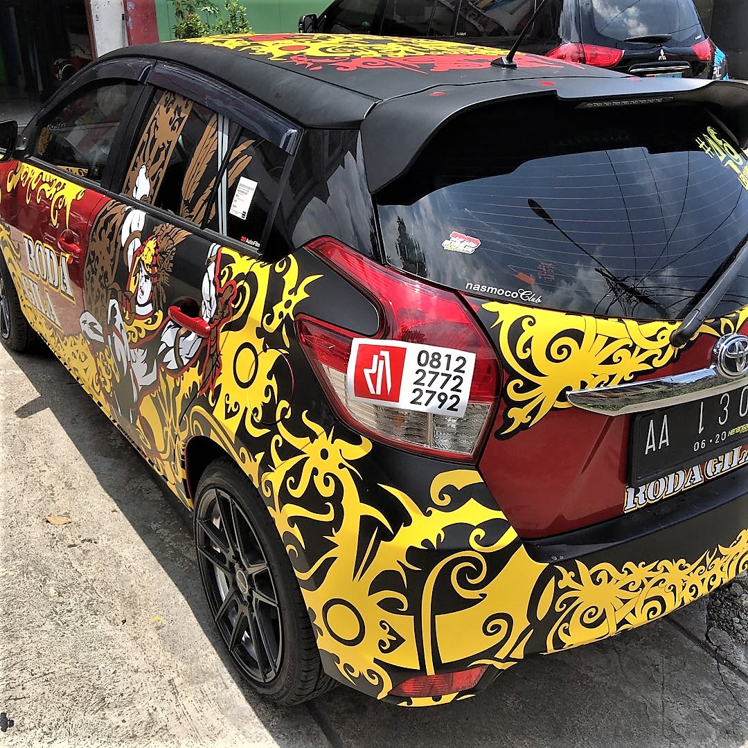 cutting stiker mobil yaris tibal dayak | 081227722792