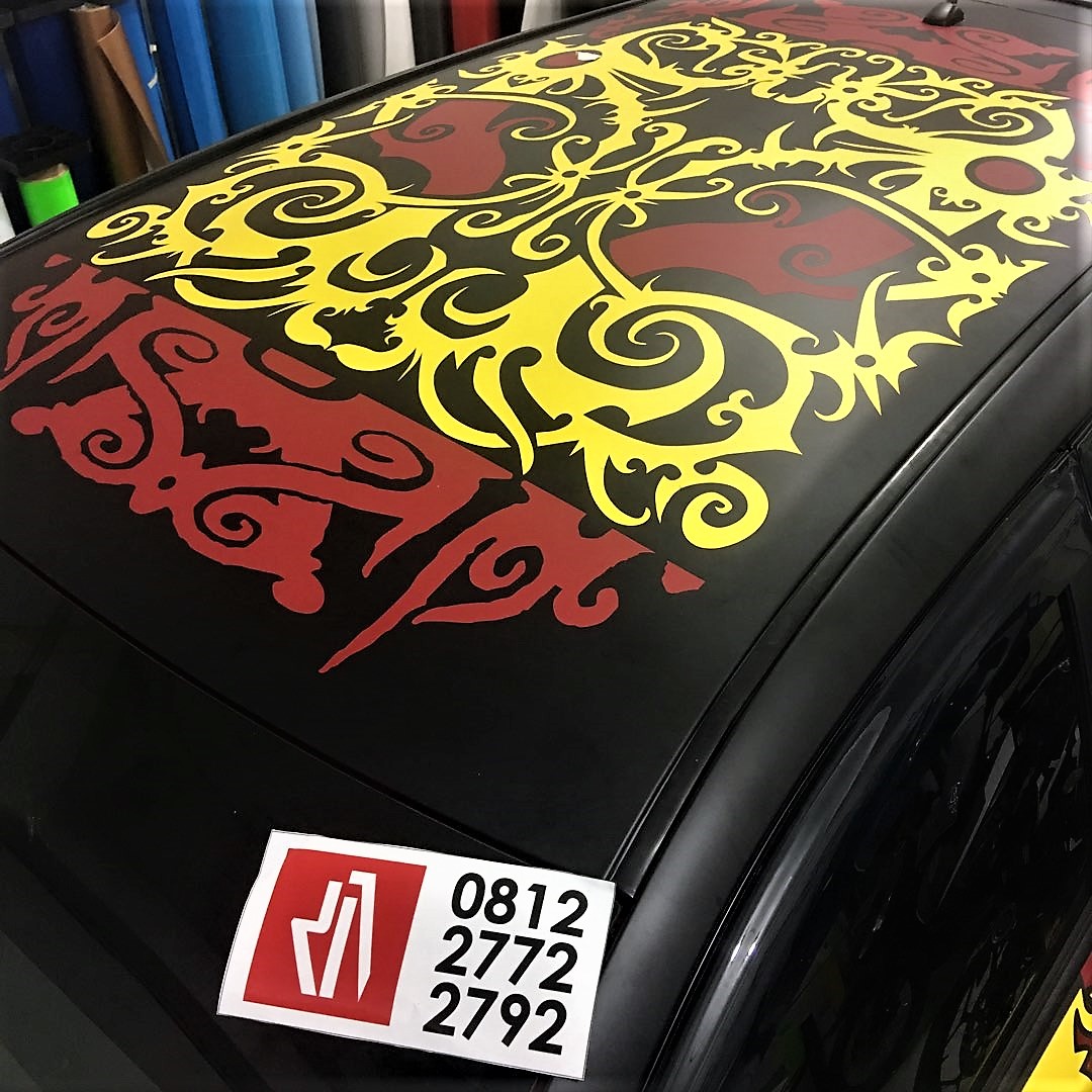 cutting stiker mobil yaris tibal dayak | 081227722792