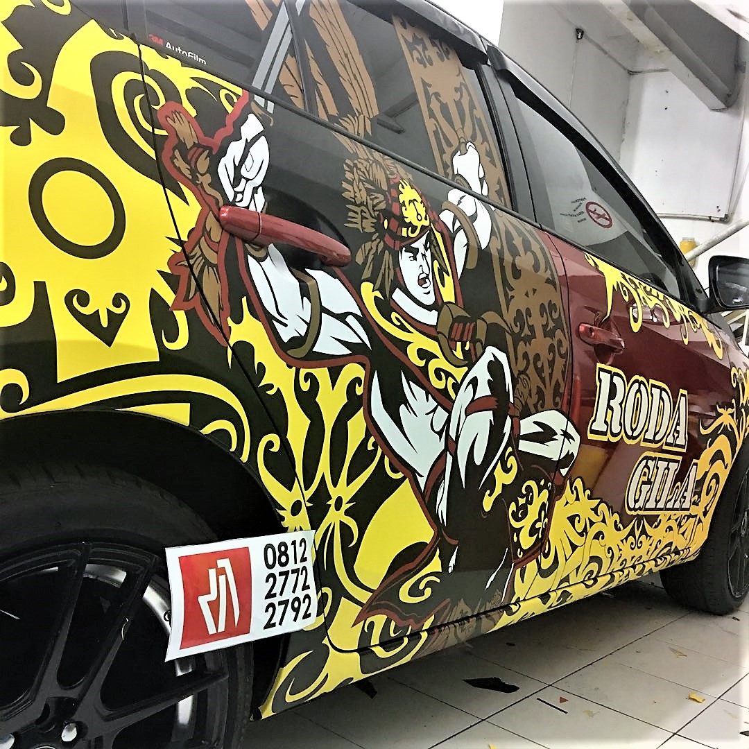 cutting stiker mobil yaris tibal dayak | 081227722792