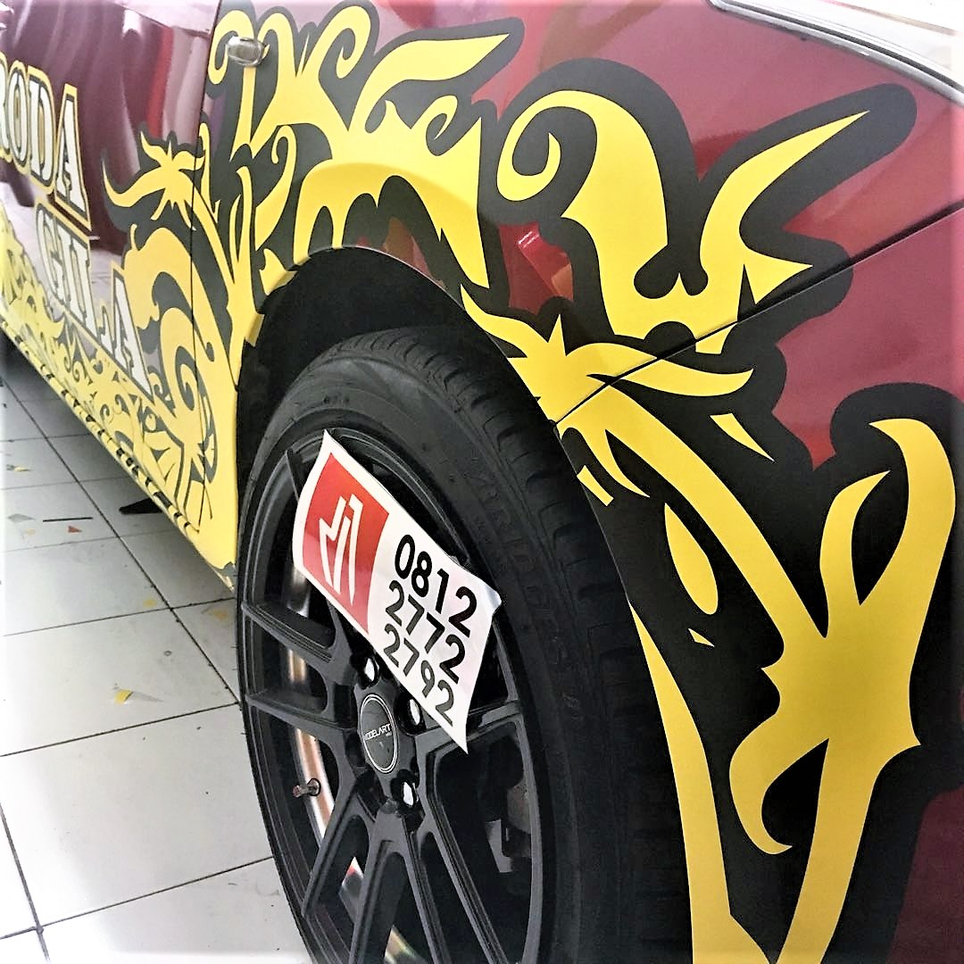 cutting stiker mobil yaris tibal dayak | 081227722792