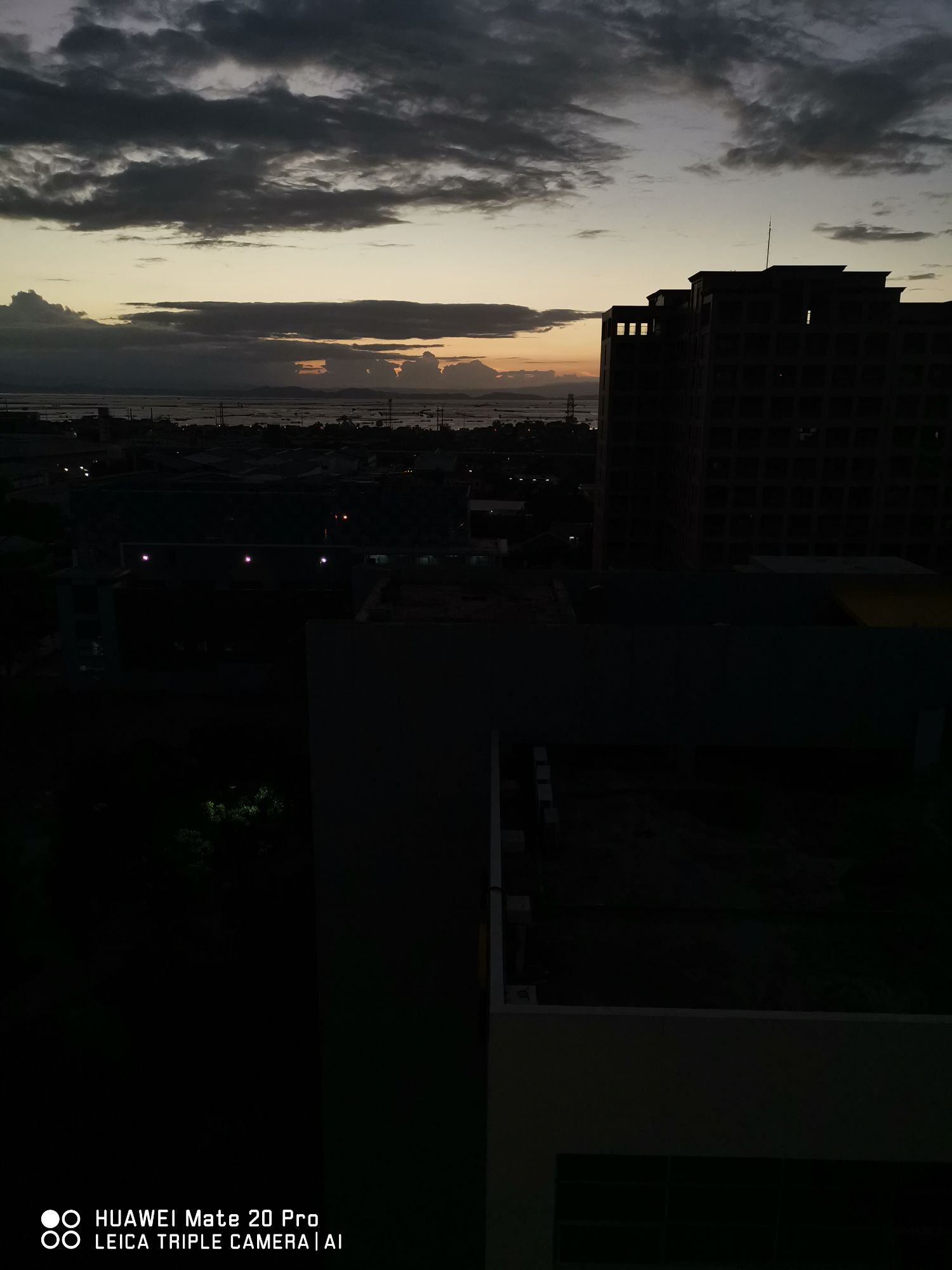 Nokia 7 plus vs Huawei Mate 20 Pro Camera Comparison