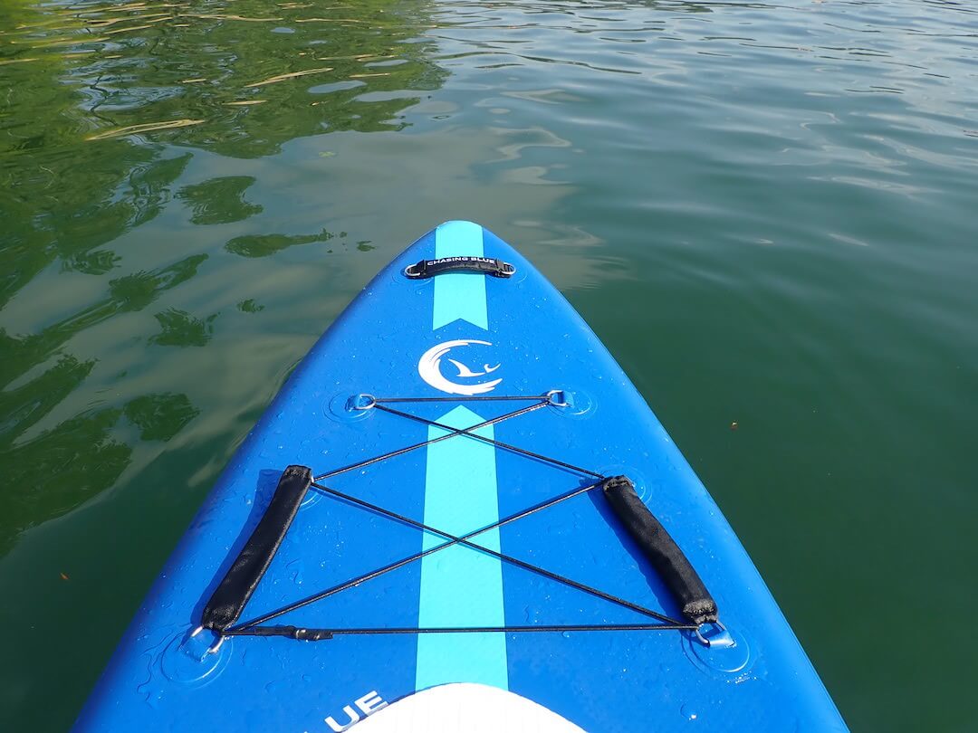 This photo shows the top deck of the Chasing Blue Infinite iSUP from Outdoor Master.