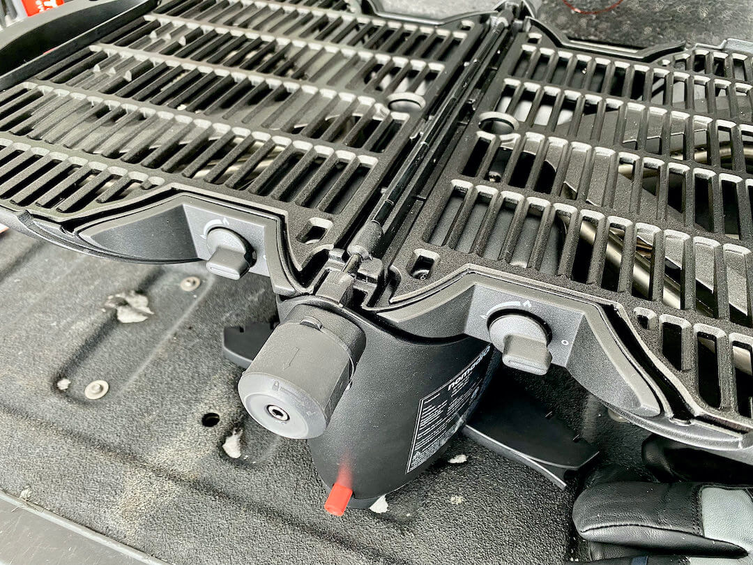 This photo shows the dual burner control on the nomadiQ Grill.