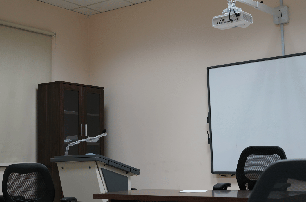 MAP Classroom Teacher's Plinth