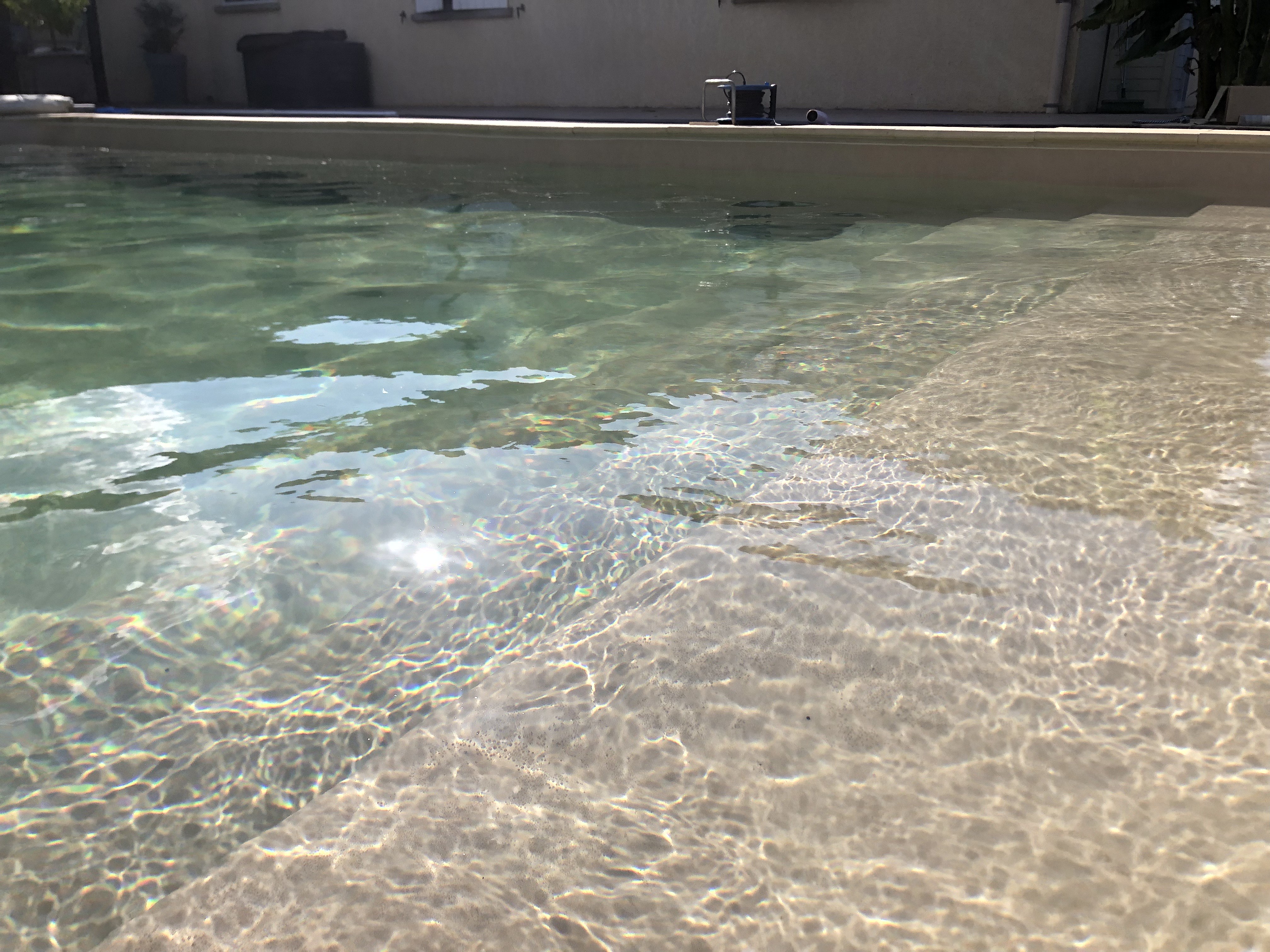 Entreprise artisanale basée à Randan (63), nous accompagnons particuliers et professionnels dans leurs projets de maçonnerie, piscines et aménagements extérieurs. Intervention à Randan, Clermont-Ferrand, Montluçon et alentours.