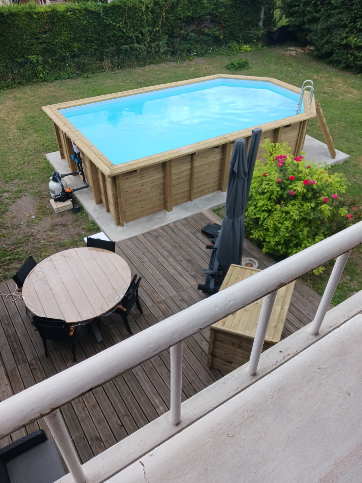 Entreprise artisanale basée à Randan (63), nous accompagnons particuliers et professionnels dans leurs projets de maçonnerie, piscines et aménagements extérieurs. Intervention à Randan, Clermont-Ferrand, Montluçon et alentours.